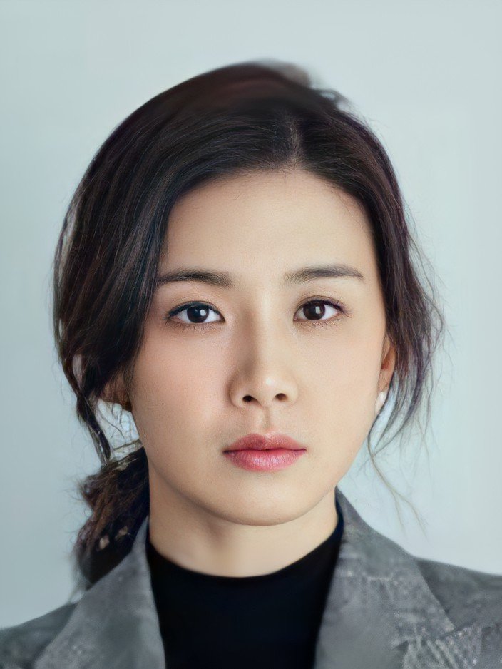 Lee Bo Young